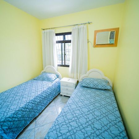 Edificio Martha Schwantz Apartment Гуарапари Екстериор снимка