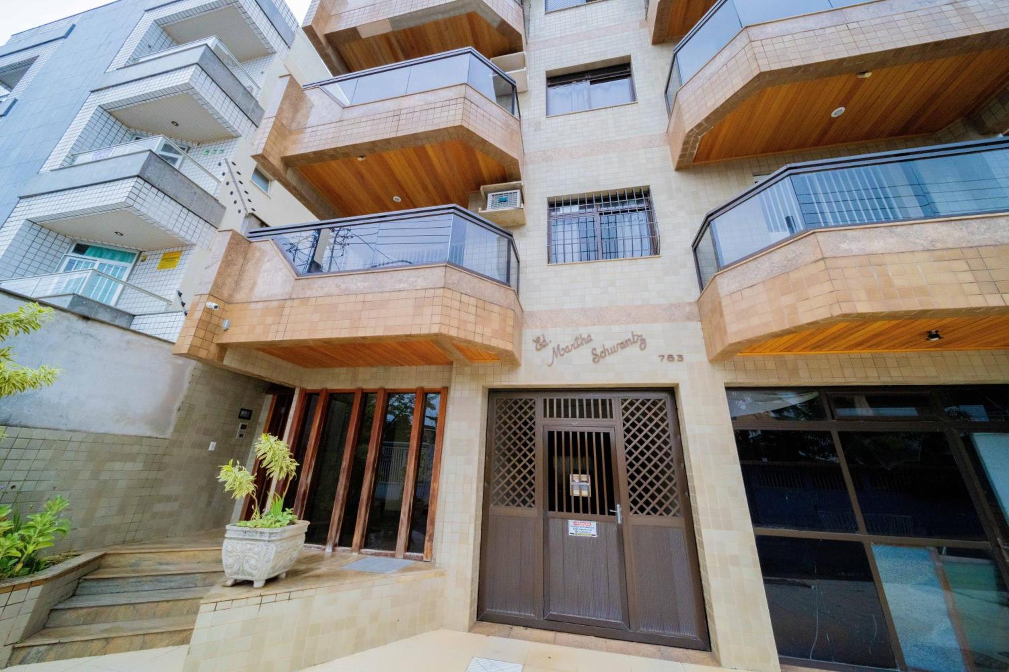 Edificio Martha Schwantz Apartment Гуарапари Екстериор снимка