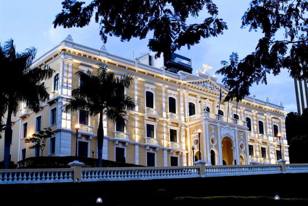 Edificio Martha Schwantz Apartment Гуарапари Екстериор снимка